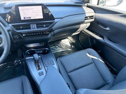 Used 2025 Lexus UX 300h FWD image 22