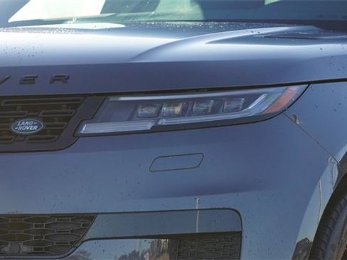 Used 2024 Land Rover Range Rover Sport Dynamic SE image 3