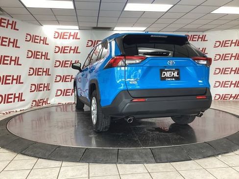 Used 2019 Toyota RAV4 LE w/ All Weather Liner Package FWD image 5