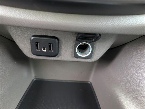 Used 2021 Chevrolet Traverse LT image 17