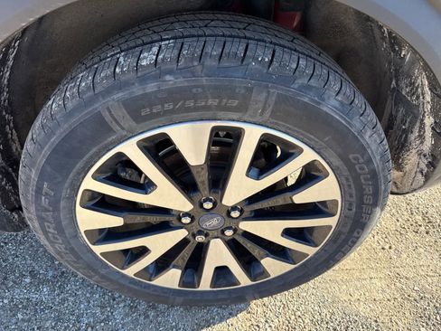 Used 2020 Ford Escape SE Sport image 7