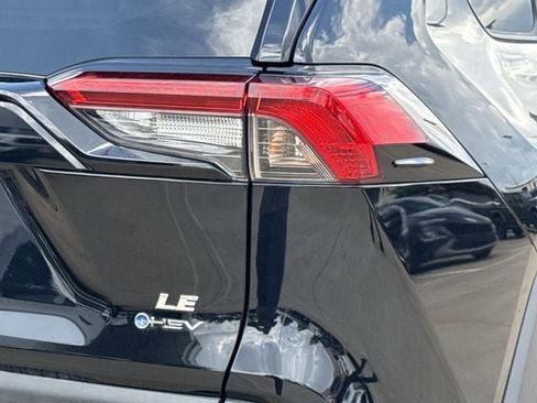 Used 2025 Toyota RAV4 LE AWD/4WD image 7