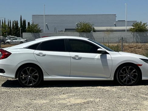 Used 2020 Honda Civic Sport image 9