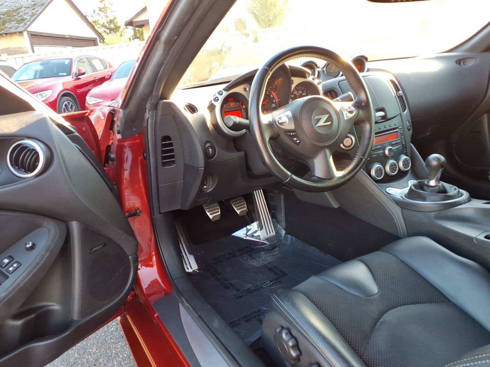 Used 2014 Nissan 370Z Touring w/ Sport Package RWD image 9