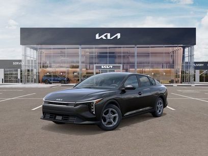 New 2025 Kia K4 LXS