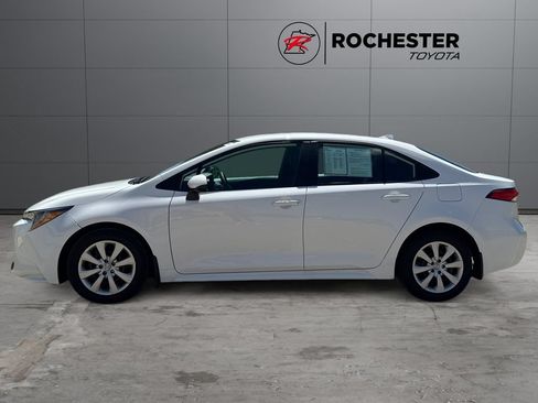 Certified 2025 Toyota Corolla LE FWD image 2