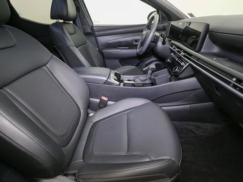 Used 2025 Hyundai Santa Cruz SEL AWD/4WD image 16