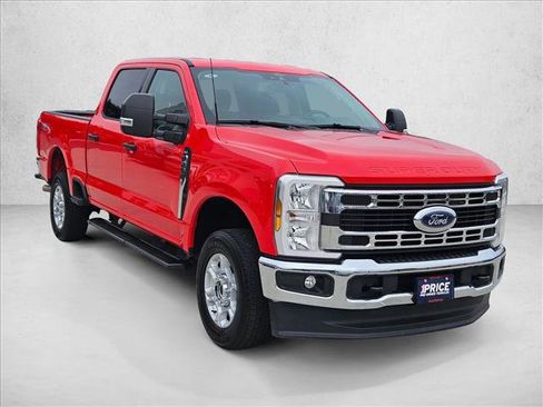 Used 2025 Ford F250 XLT AWD/4WD image 3