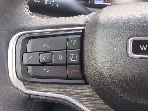 Used 2024 Jeep Wagoneer Series II RWD image 19