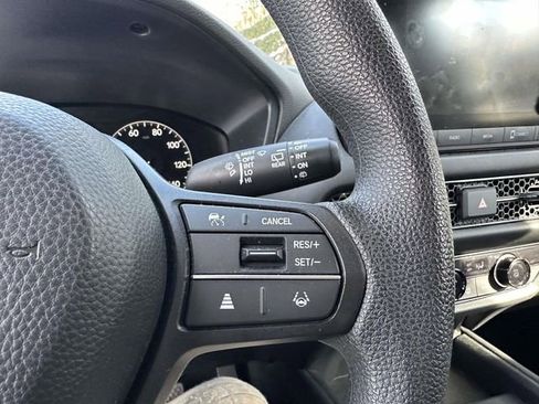 Used 2023 Honda HR-V LX image 28