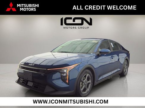 Used 2025 Kia K4 LXS FWD image 1