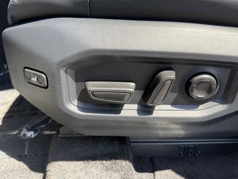 New 2026 Toyota Tundra Platinum AWD/4WD image 14