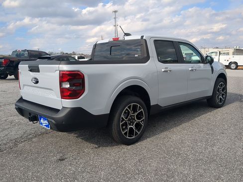 New 2025 Ford Maverick Lariat image 3