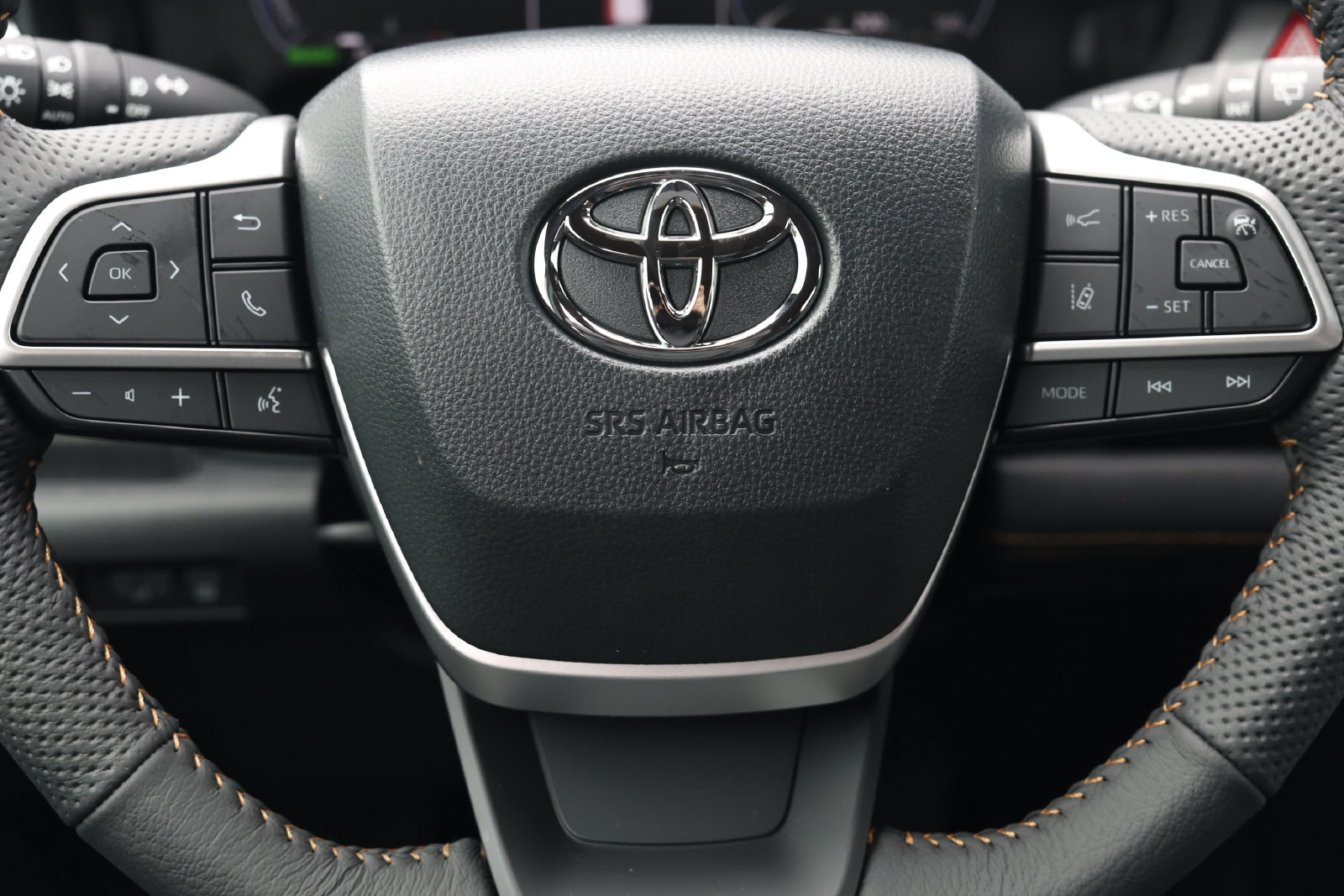 New 2026 Toyota Sienna XLE Woodland Edition AWD/4WD image 18