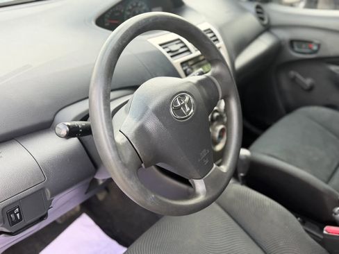 Used 2011 Toyota Yaris Sedan w/ Convenience Pkg FWD image 11
