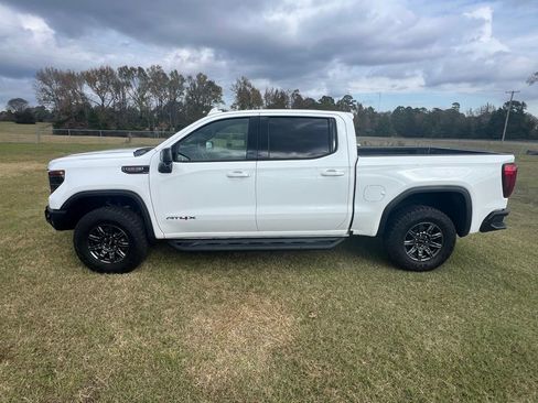 Used 2024 GMC Sierra 1500 AT4X image 2