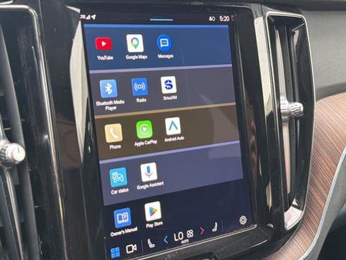 Used 2022 Volvo XC60 B5 Momentum image 22