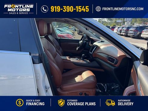 Used 2017 Maserati Levante w/ Luxury Package AWD/4WD image 8