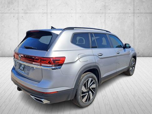 Used 2025 Volkswagen Atlas SE image 5