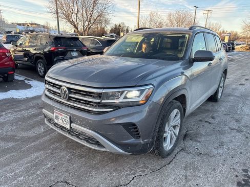 Used 2022 Volkswagen Atlas SE image 3