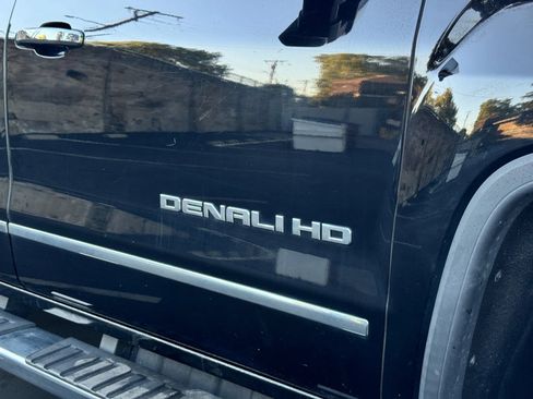 Used 2017 GMC Sierra 2500 Denali w/ Duramax Plus Package AWD/4WD image 5