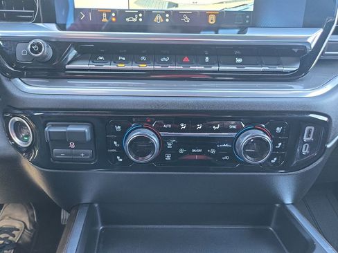 Used 2024 Chevrolet Silverado 1500 High Country w/ High Country Premium Package AWD/4WD image 27