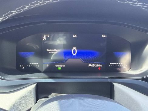 Used 2023 Volkswagen Taos SE FWD image 18