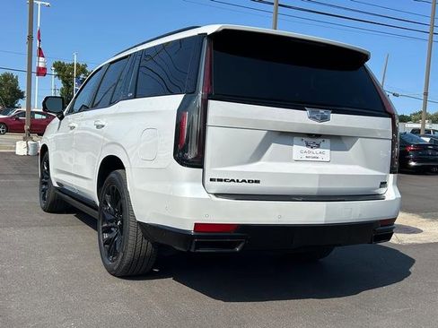 Used 2023 Cadillac Escalade Sport Platinum w/ LPO, ONYX Package image 5