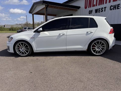 Used 2015 Volkswagen GTI SE image 11