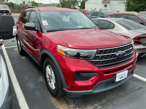 Used 2020 Ford Explorer XLT RWD image 4