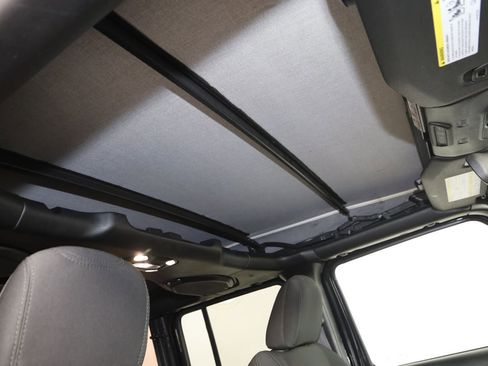 Used 2022 Jeep Wrangler Unlimited Sport image 10