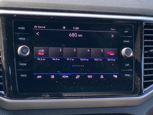 Used 2022 Volkswagen Atlas Cross Sport SE w/ Panoramic Sunroof Package AWD/4WD image 8
