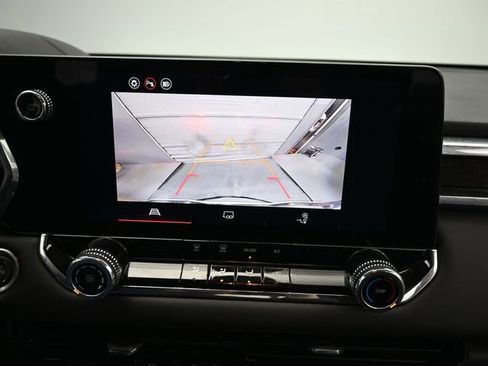 Used 2025 GMC Canyon Elevation image 17