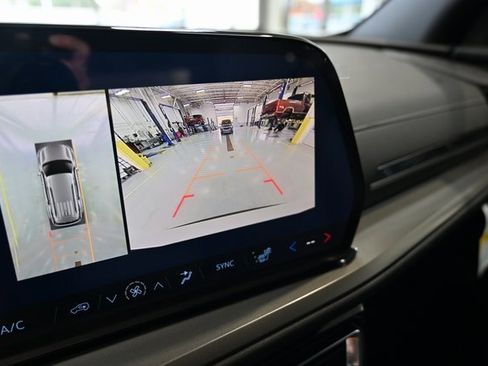 New 2026 Chevrolet Traverse LT w/ Driver Confidence Package image 17