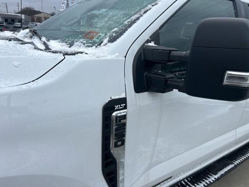 Used 2023 Ford F250 XLT image 4