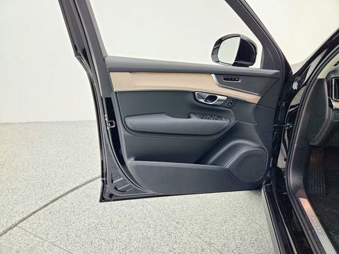 New 2026 Volvo XC90 B5 Core image 23