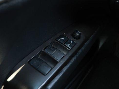 Used 2021 Toyota Camry SE image 19