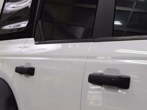 Used 2022 Ford Bronco Black Diamond w/ Sasquatch Package image 16