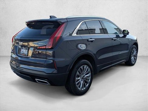 Used 2025 Cadillac XT4 Premium Luxury FWD image 4