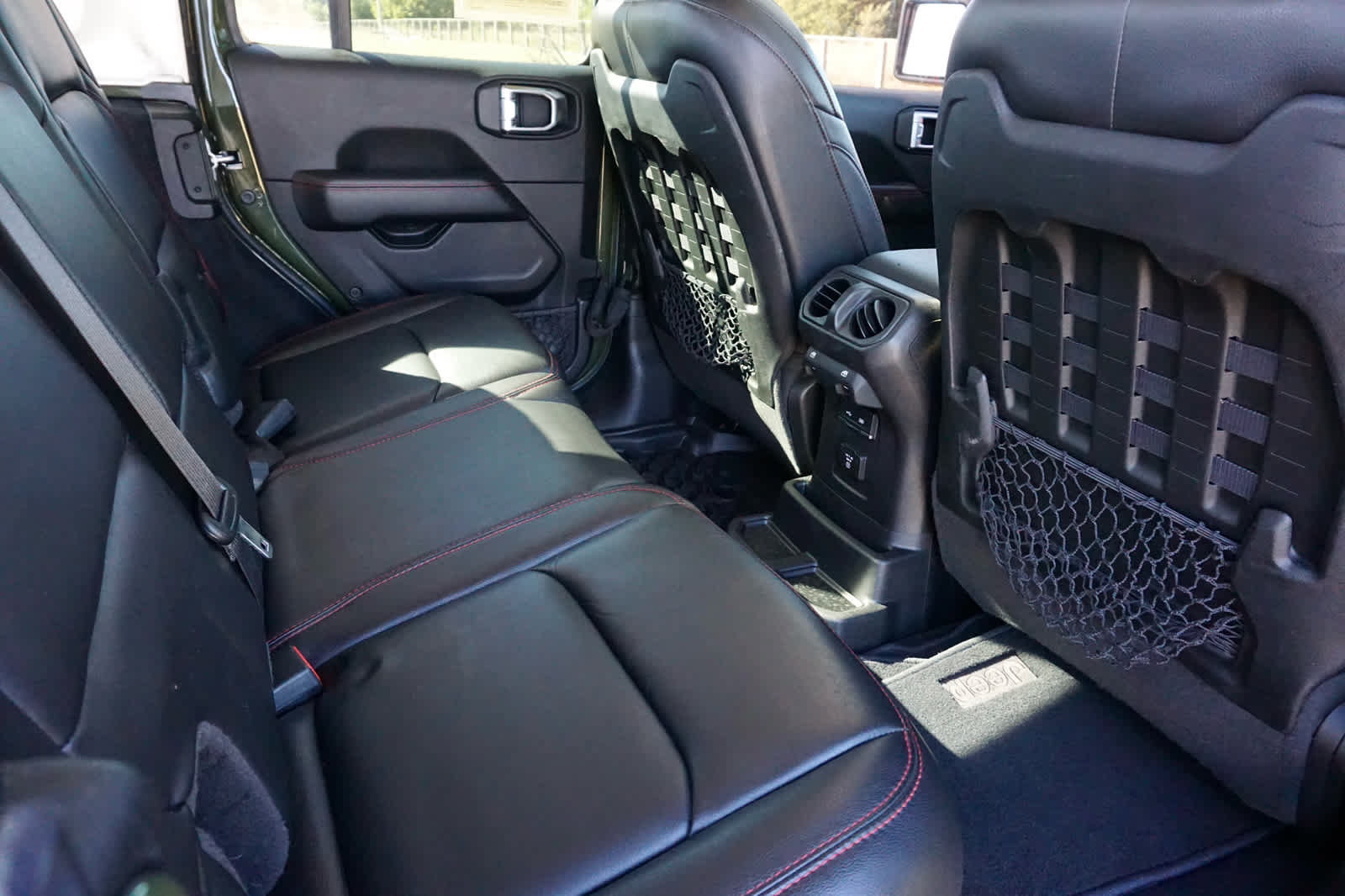 Used 2020 Jeep Wrangler Unlimited Rubicon AWD/4WD image 39