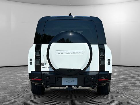 New 2026 Land Rover Defender 130 X-Dynamic SE AWD/4WD image 4