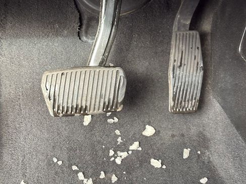 Used 2021 Cadillac XT4 Premium Luxury w/ Cold Weather Package image 22