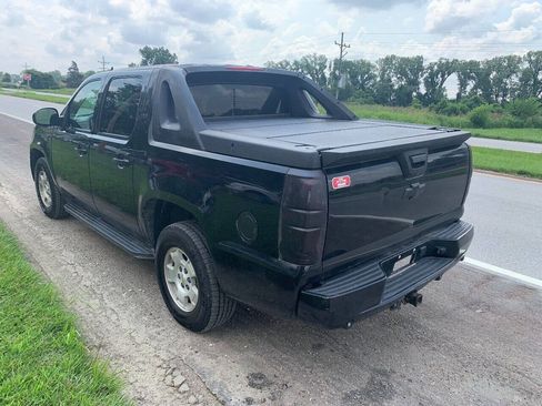 Used 2009 Chevrolet Avalanche LT w/ Convenience Package #1 AWD/4WD image 4
