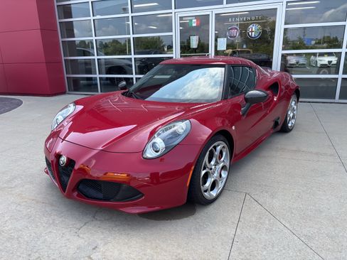 Used 2016 Alfa Romeo 4C Coupe w/ Coupe Track Package 1 RWD image 3