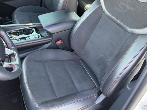 Certified 2025 Ford Explorer ST AWD/4WD image 34