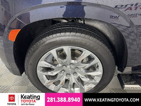 Used 2022 GMC Yukon Denali w/ Denali Premium Package AWD/4WD image 31