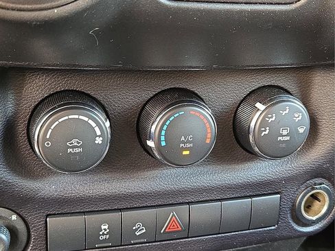 Used 2015 Jeep Wrangler Unlimited Sport w/ Quick Order Package 24S image 20