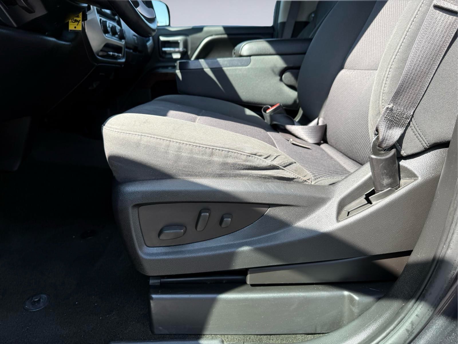 Used 2015 GMC Sierra 1500 SLE w/ SLE Value Package AWD/4WD image 16