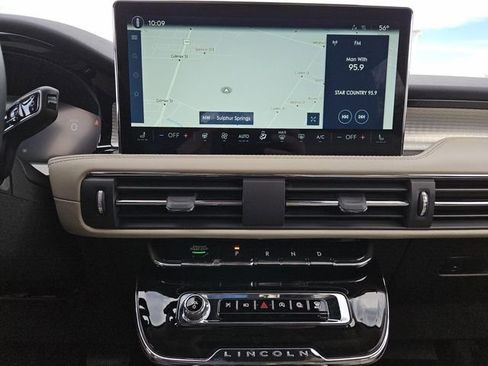 New 2026 Lincoln Corsair Premiere image 10