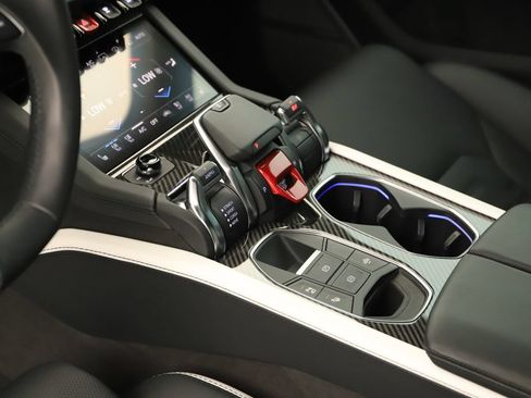 Used 2025 Lamborghini Urus SE AWD/4WD image 17
